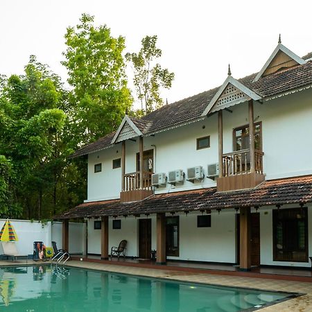 Vajra Ayurveda And Yoga Retreat Kochi Exterior foto