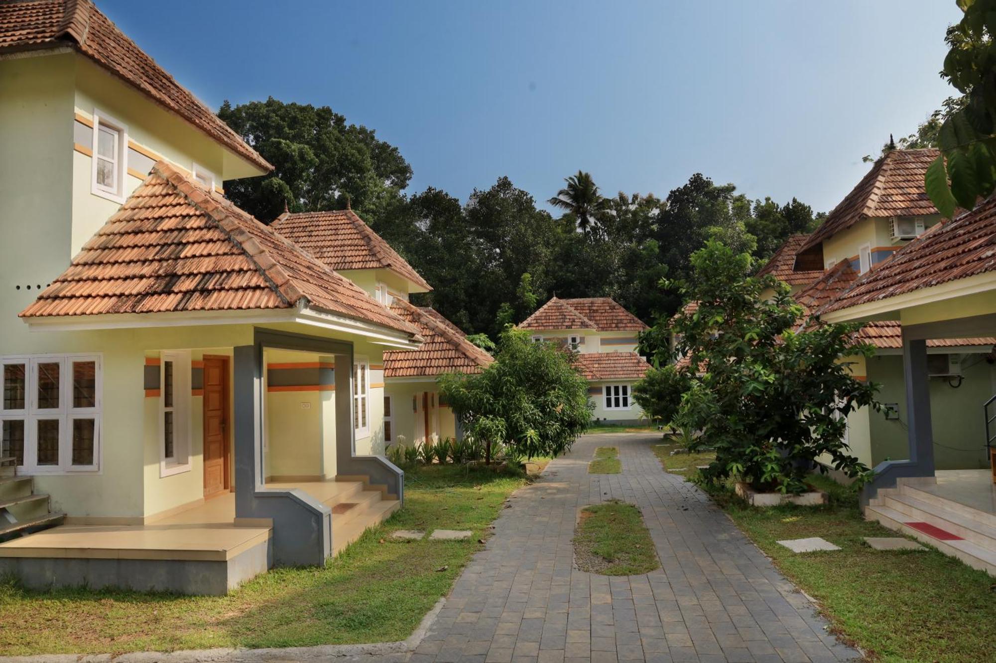 Vajra Ayurveda And Yoga Retreat Kochi Exterior foto