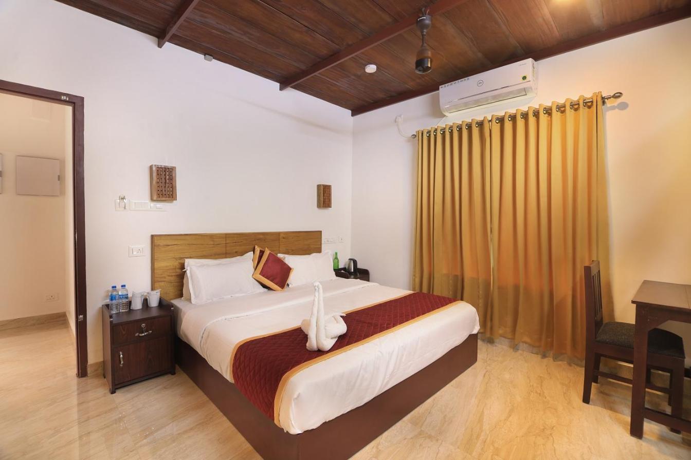 Vajra Ayurveda And Yoga Retreat Kochi Exterior foto