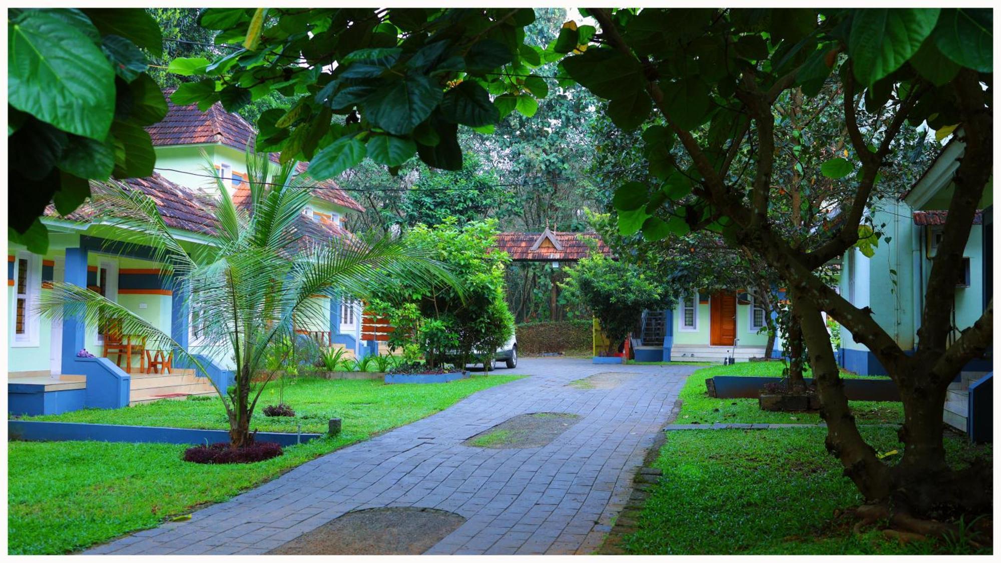 Vajra Ayurveda And Yoga Retreat Kochi Exterior foto