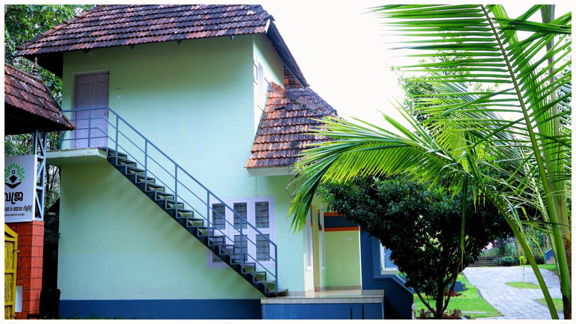 Vajra Ayurveda And Yoga Retreat Kochi Exterior foto