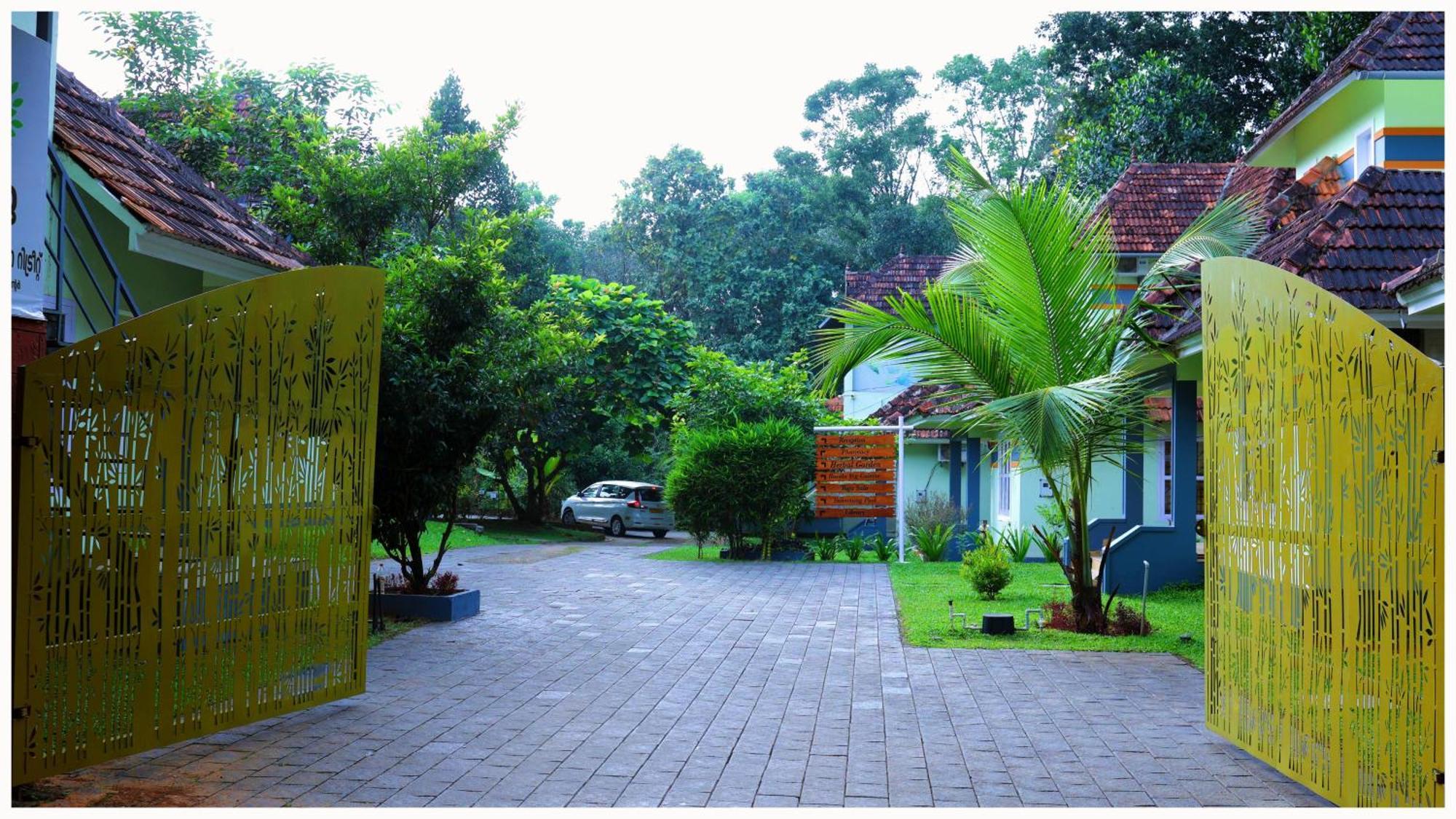 Vajra Ayurveda And Yoga Retreat Kochi Exterior foto