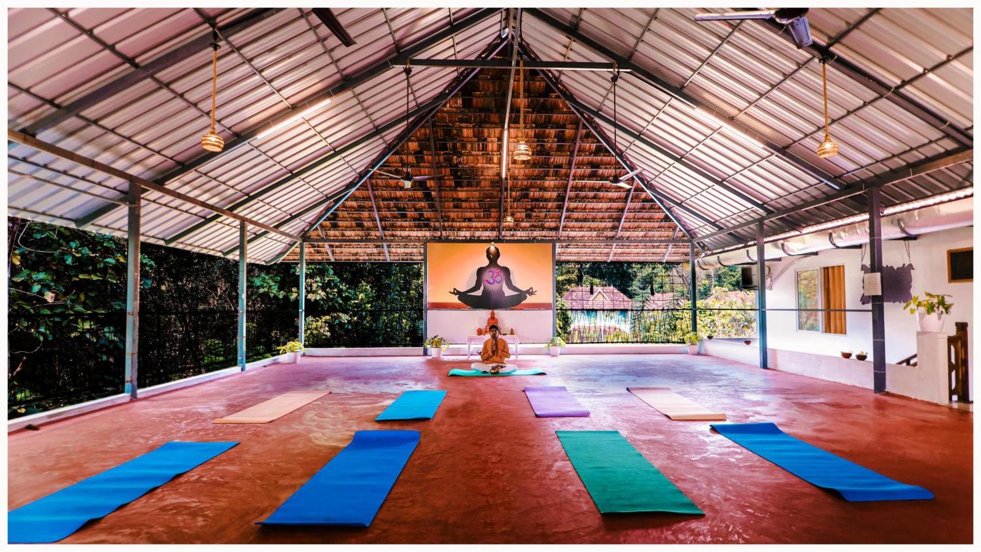 Vajra Ayurveda And Yoga Retreat Kochi Exterior foto